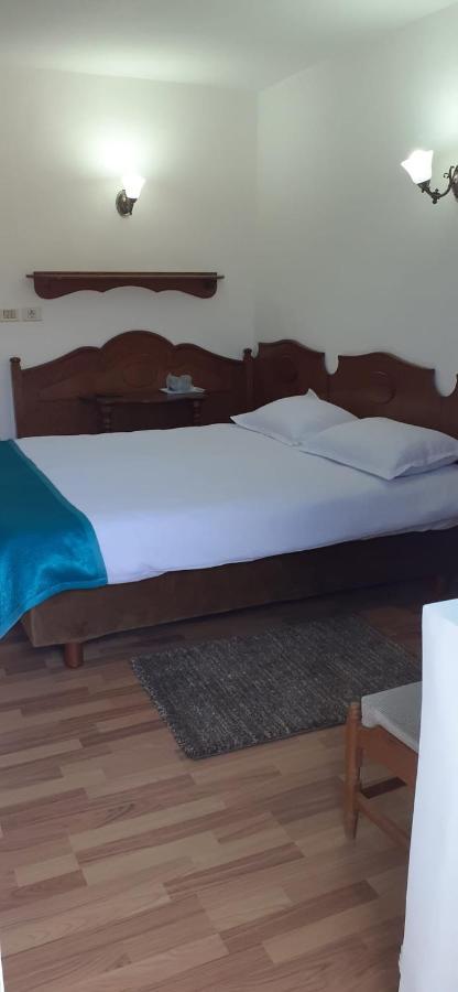 Hotel Cheia Кея Екстер'єр фото