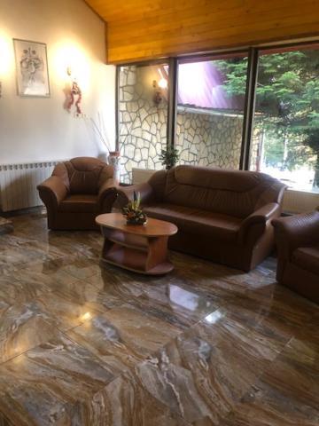Hotel Cheia Кея Екстер'єр фото