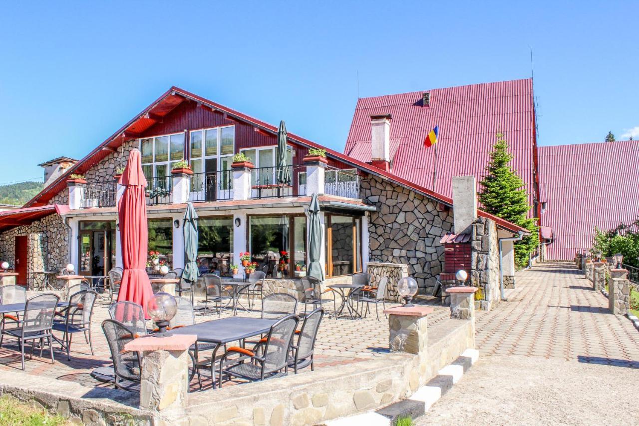 Hotel Cheia Кея Екстер'єр фото